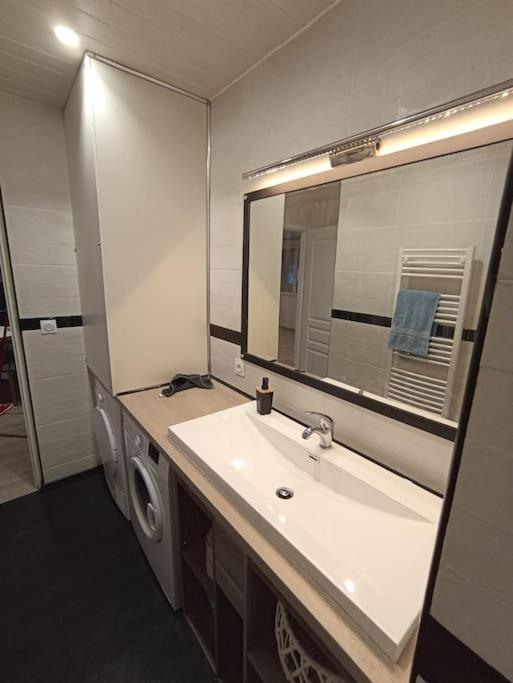 Superbe Appartement Renove A Neuf Centre Bourg Brem Sur Mer Exterior foto